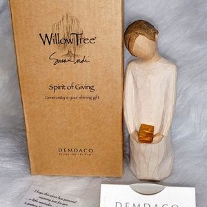 Willow Tree 2008 "Spirit of Giving"  Figurine